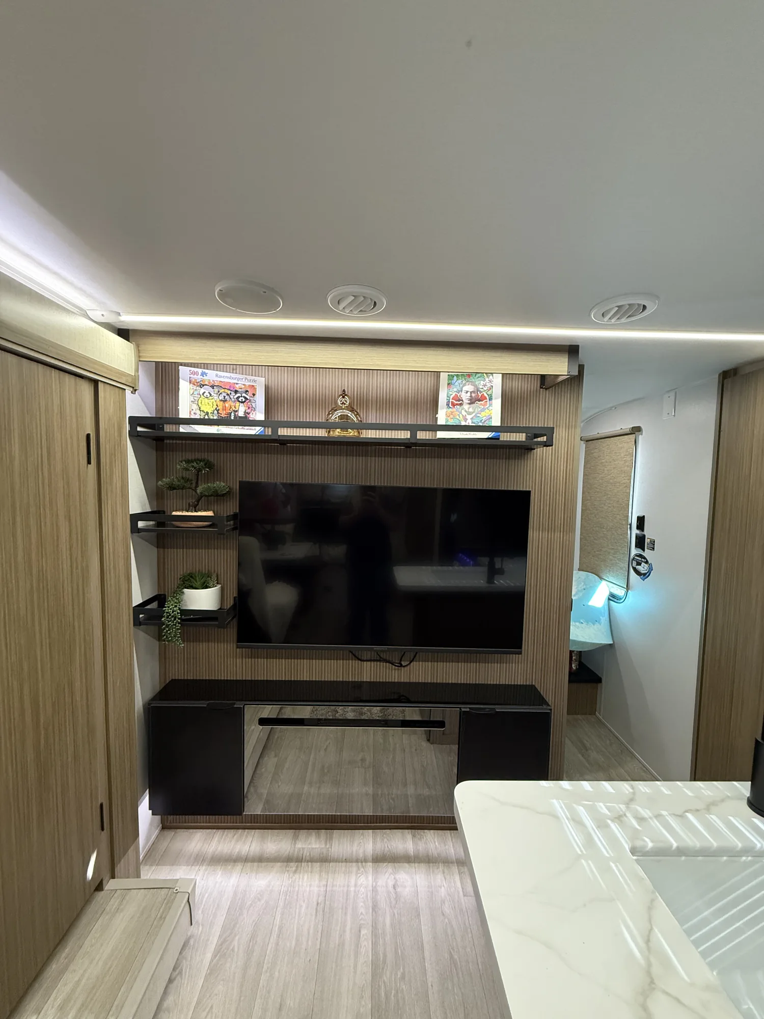 2026 Salem, Bunkhouse, Sleeps 8-10, Pet Friendly trailer — photo 2